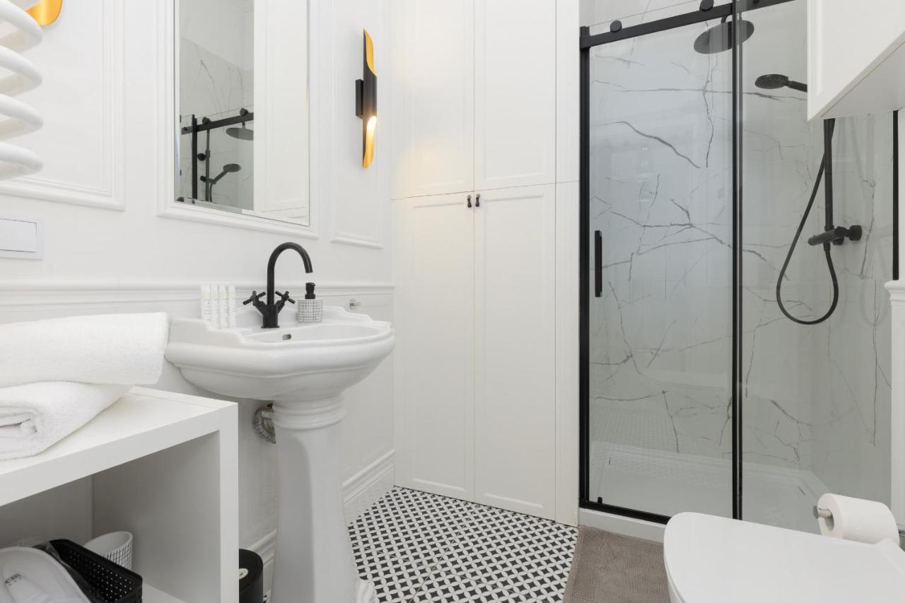 קרקוב Apartment Strzelecka Old Town Cracow By Renters Prestige מראה חיצוני תמונה